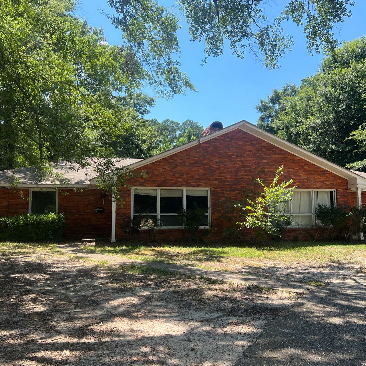 918 Robert Street - 1